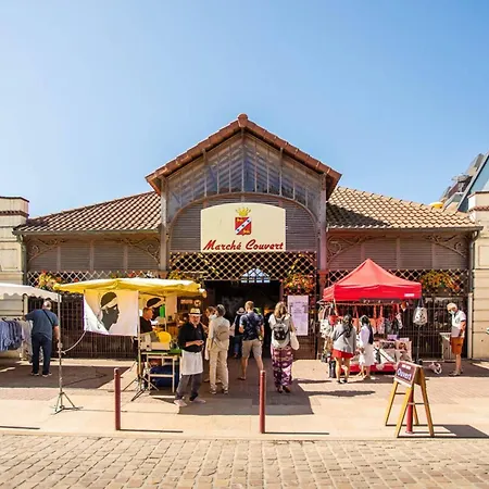 A Avec Balcon Et Parking, Proche - Fr-1-788-41 *