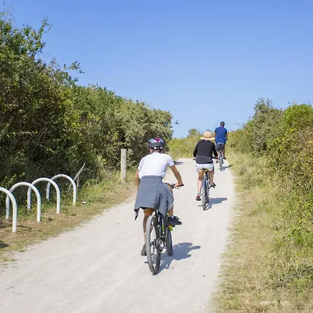 A Avec Balcon Et Parking, Proche - Fr-1-788-41