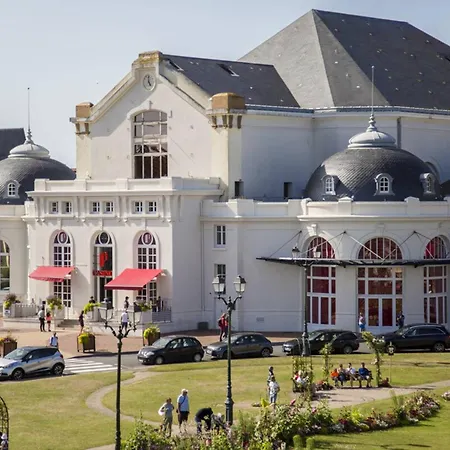 Apartman A Avec Balcon Et Parking, Proche - Fr-1-788-41 Cabourg