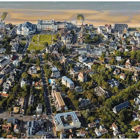 A Avec Balcon Et Parking, Proche - Fr-1-788-41 Cabourg