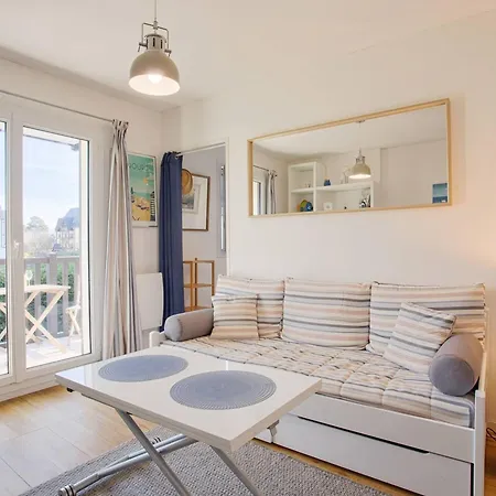 A Avec Balcon Et Parking, Proche - Fr-1-788-41