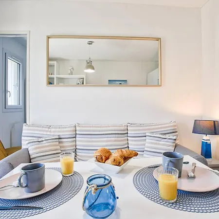 A Avec Balcon Et Parking, Proche - Fr-1-788-41 كابورغ