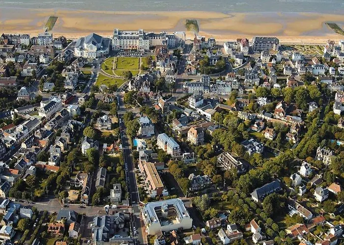 A Avec Balcon Et Parking, Proche - Fr-1-788-41 Cabourg