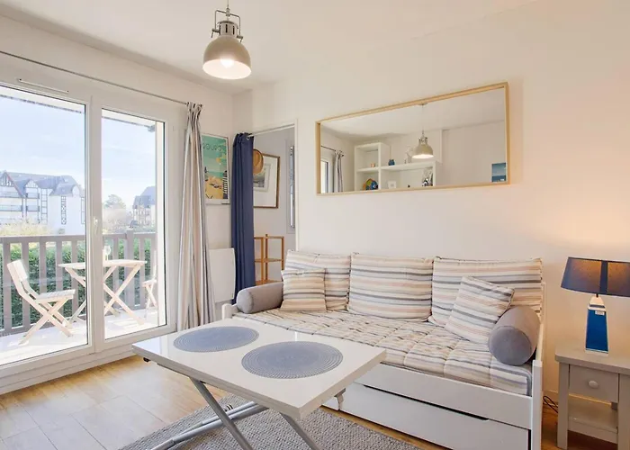 A Avec Balcon Et Parking, Proche - Fr-1-788-41