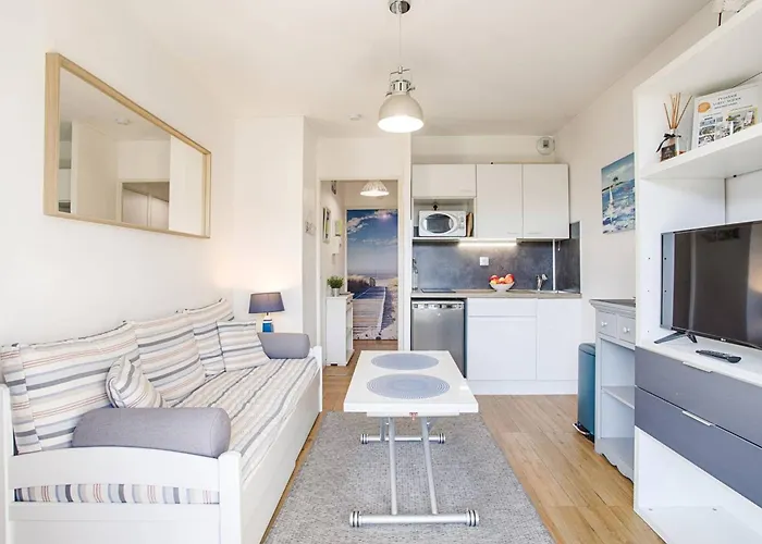 A Avec Balcon Et Parking, Proche - Fr-1-788-41 Cabourg