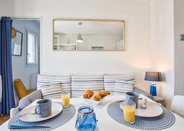 A Avec Balcon Et Parking, Proche - Fr-1-788-41 Cabourg